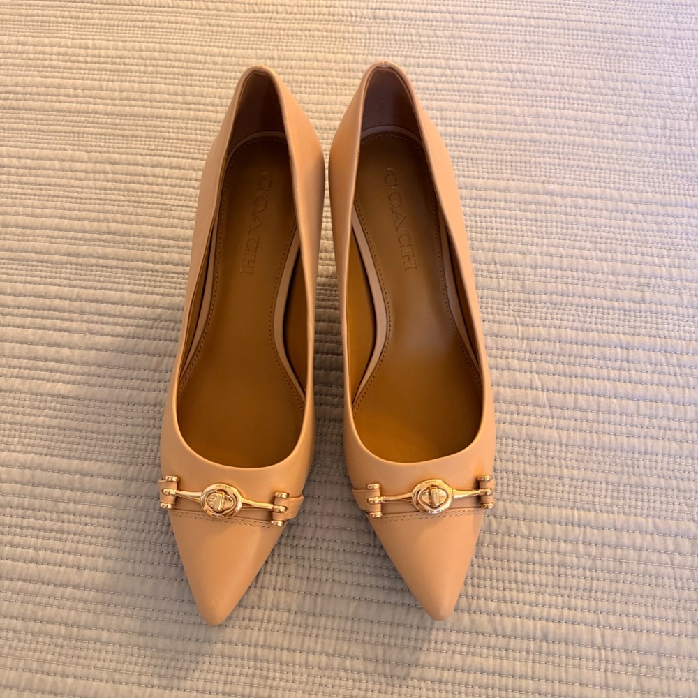 Coach Women's Waverly Tan Leather Pointed Toe Turnlock Kitten Heel Pumps Size 7B